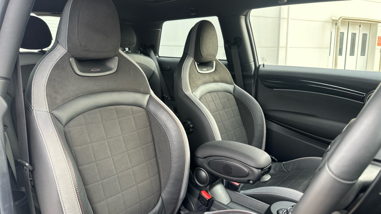 MINI Hatchback 2.0 John Cooper Works Premium 3dr Auto Petrol Hatchback